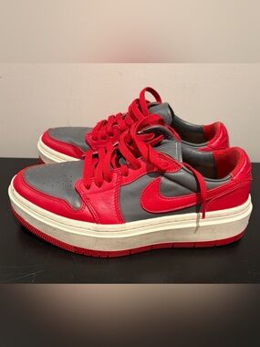 Nike air jordan elevate size 8 womens